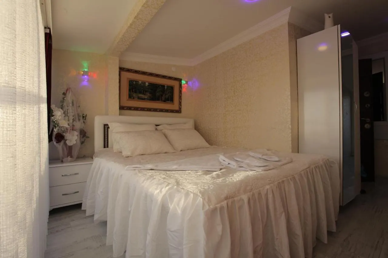 Taksim Brand Suite Стамбул Отель
